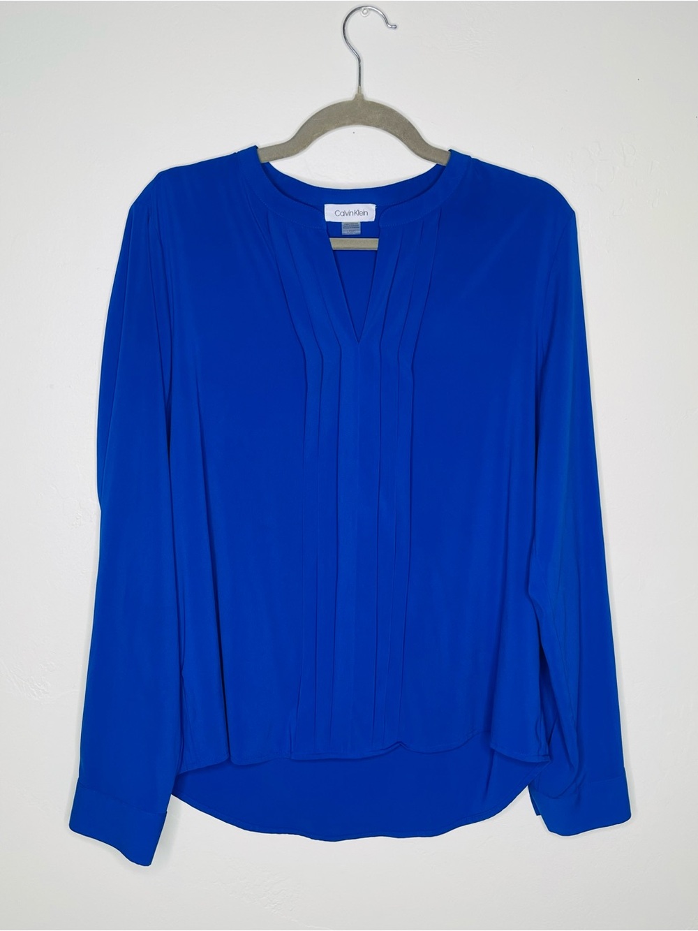 Calvin Klein Women’s Royal Blue Pleated V-Neck Blouse Size Large